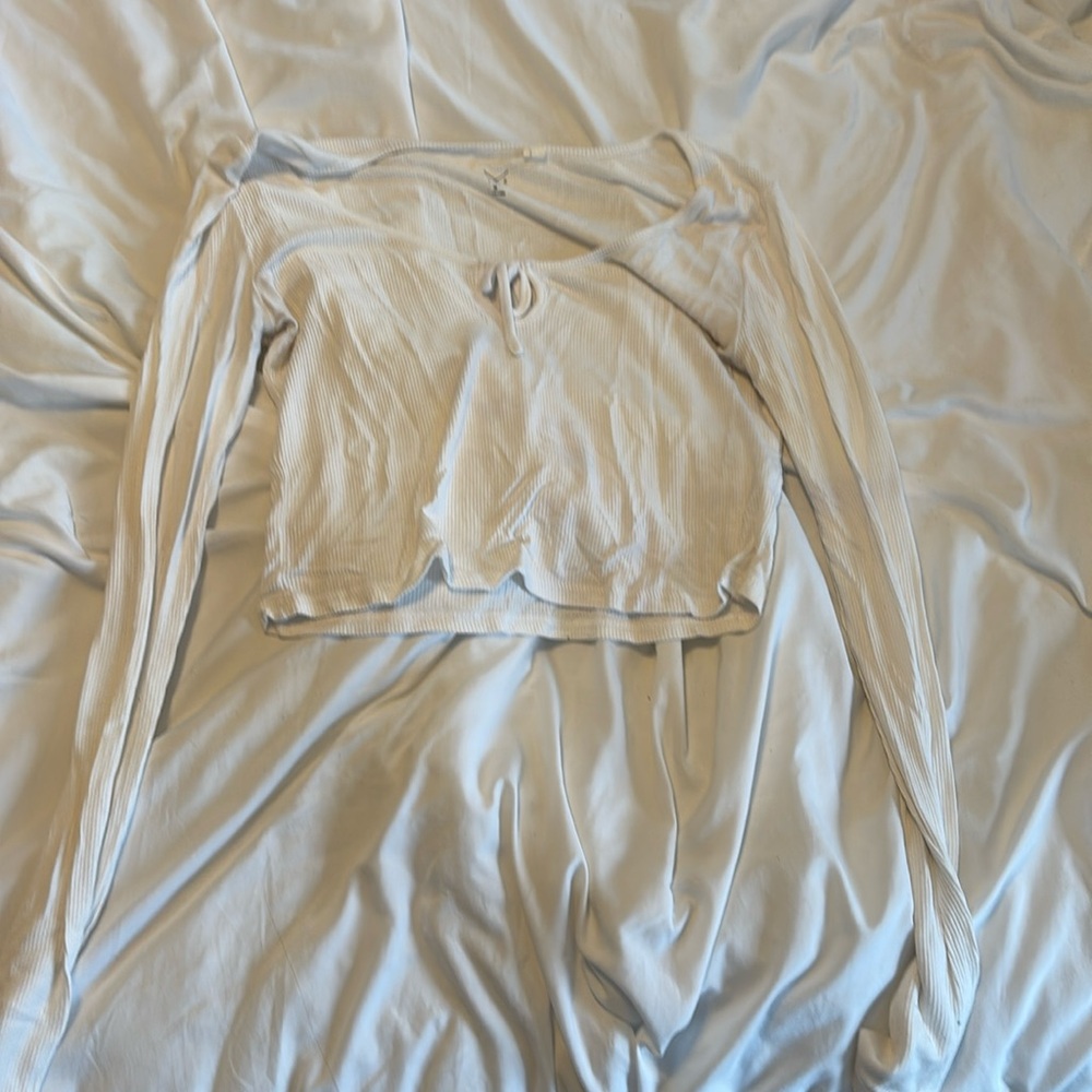 White Pacsun long sleeve e top
